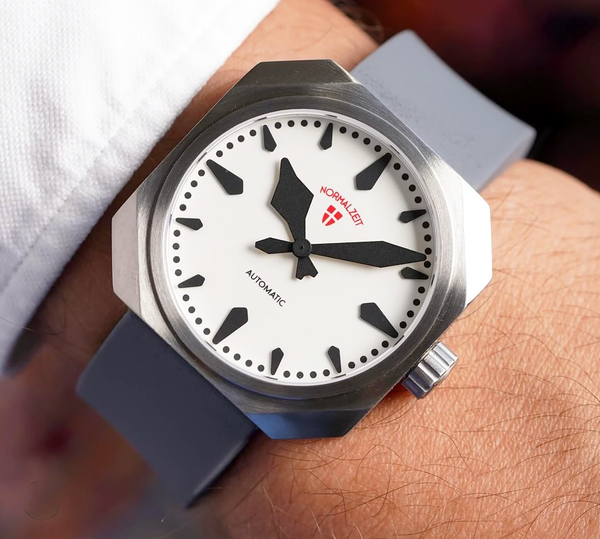 NZ Limited Edition_Gray Silicone Strap