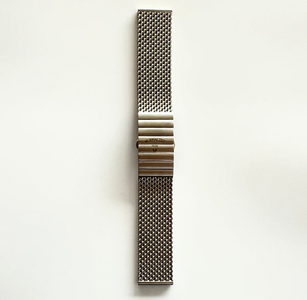 This high quality German Made Milanese Mesh bracelet comes in two sizes. Up to three links on each size can  be removed for perfect fitting. 